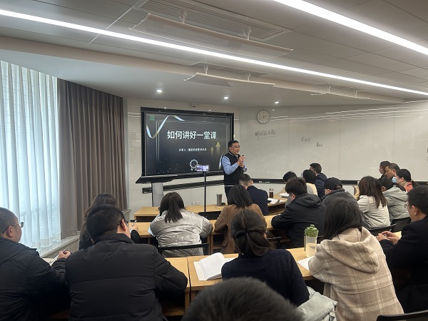 余總1-調小.jpg